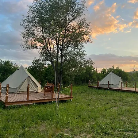 Deleni Retreat - Glamping אוהל מפואר בוזאו