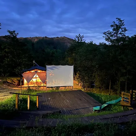 אוהל מפואר Deleni Retreat - Glamping בוזאו